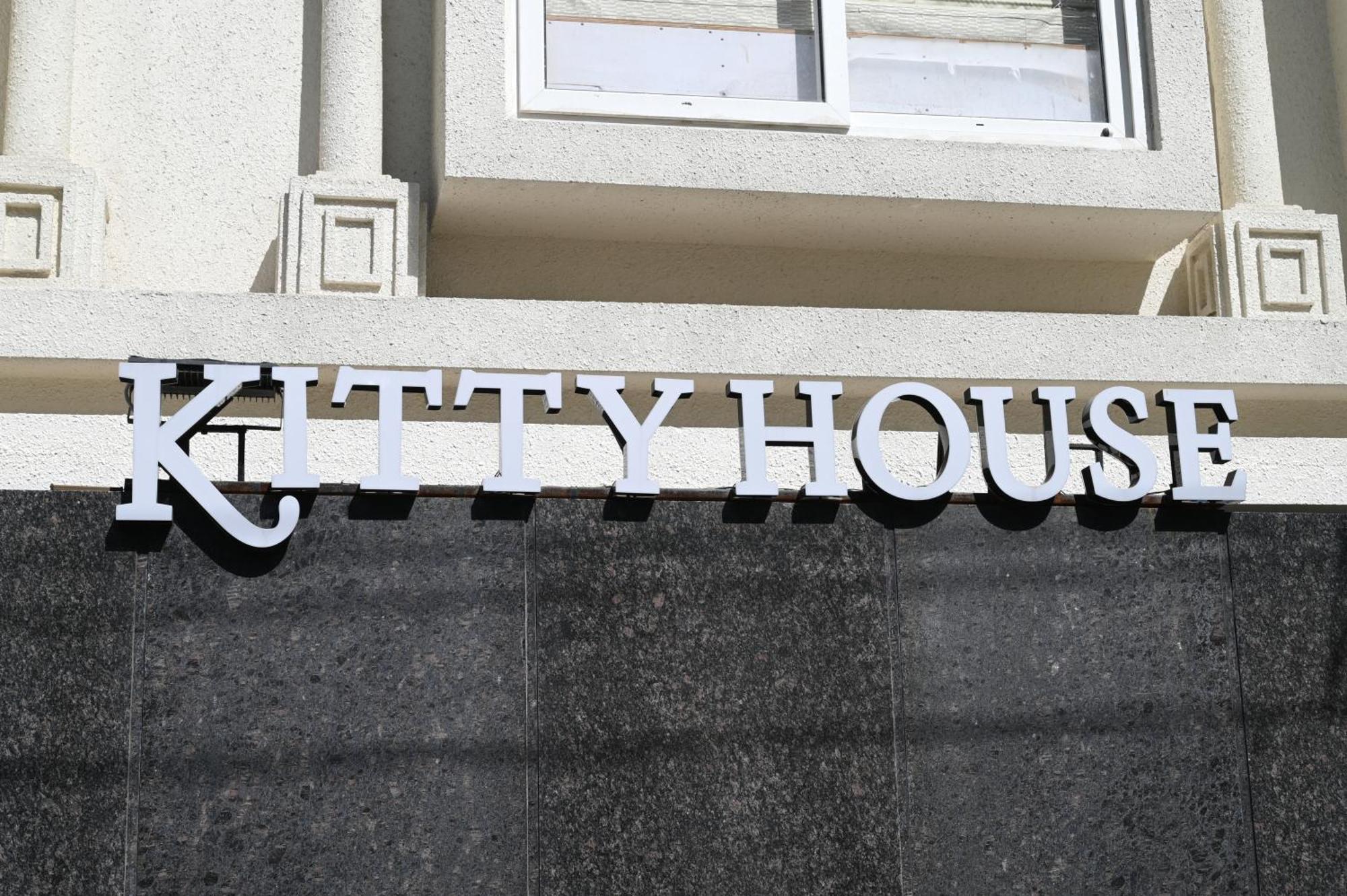 Kitty House Hotel Calcutá Exterior foto